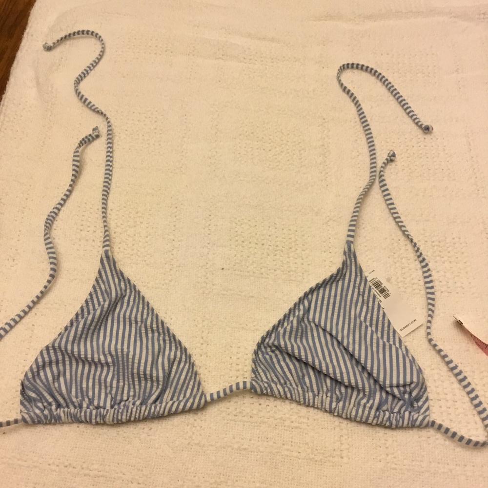 3 items for $15 🤓🎁 NWT Old Navy Bikini Top size Large. Blue-White Striped.